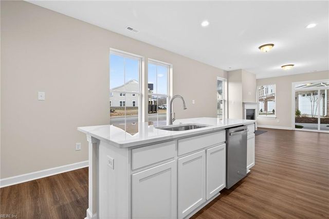 1008 Gadsby LN, Williamsburg, VA 23185