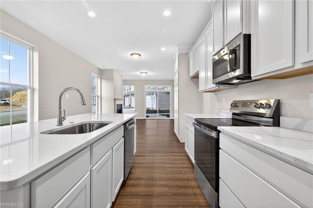 1008 Gadsby LN, Williamsburg, VA 23185