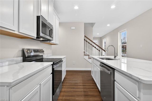 1008 Gadsby LN, Williamsburg, VA 23185