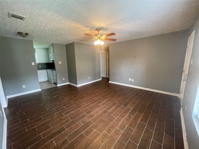 4518 Oak Shadows Drive, Houston, TX 77091