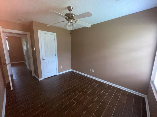 4518 Oak Shadows Drive, Houston, TX 77091