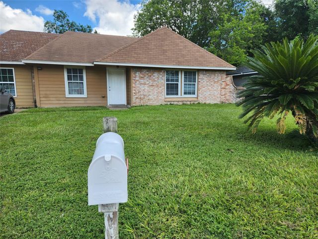 4518 Oak Shadows Drive, Houston, TX 77091