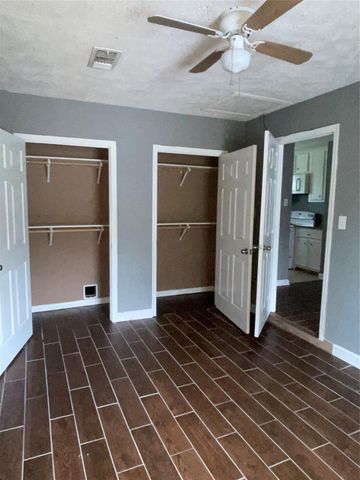 4518 Oak Shadows Drive, Houston, TX 77091