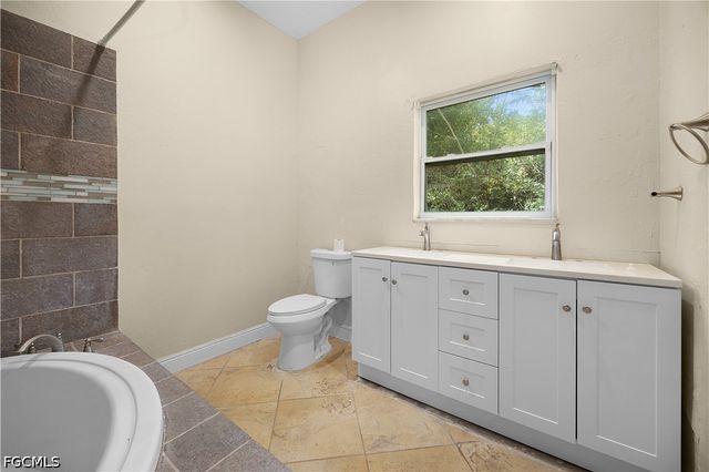 7823 Marx DR, North Fort Myers, FL 33917