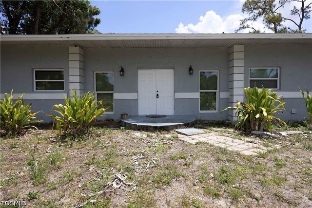 7823 Marx DR, North Fort Myers, FL 33917