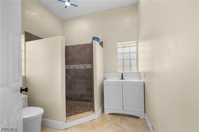 7823 Marx DR, North Fort Myers, FL 33917