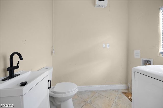 7823 Marx DR, North Fort Myers, FL 33917