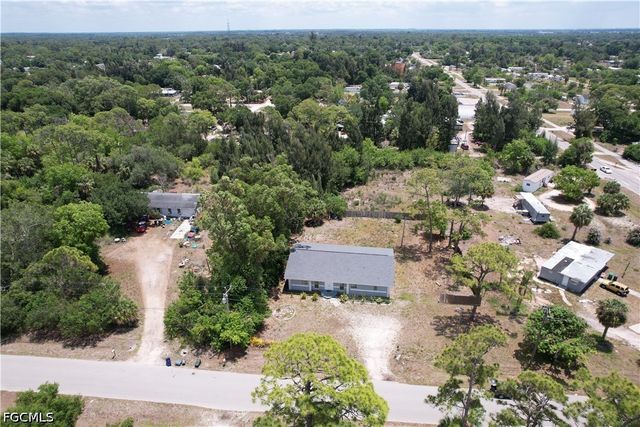 7823 Marx DR, North Fort Myers, FL 33917