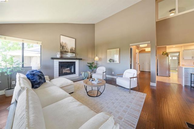 420 Brandywine Ln, Pleasant Hill, CA 94523