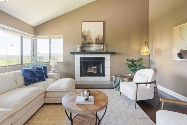 420 Brandywine Ln, Pleasant Hill, CA 94523