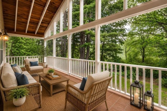 82 Cottage St, Natick, MA 01760