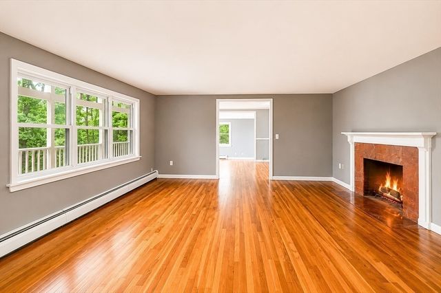 82 Cottage St, Natick, MA 01760