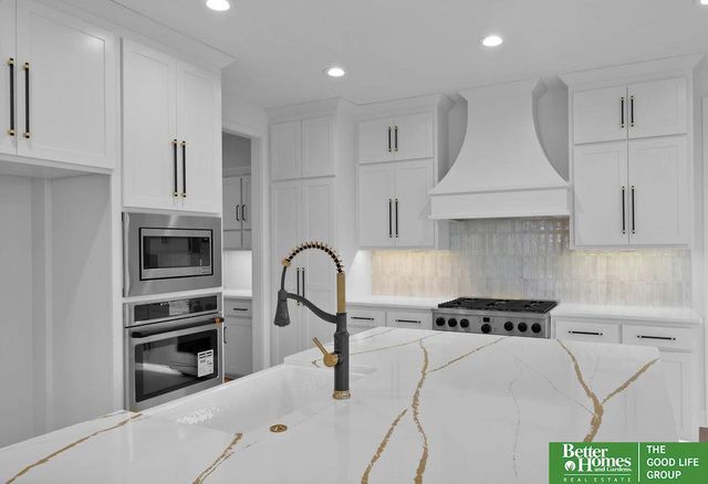 19060 LaQuinta Circle, Gretna, NE 68136