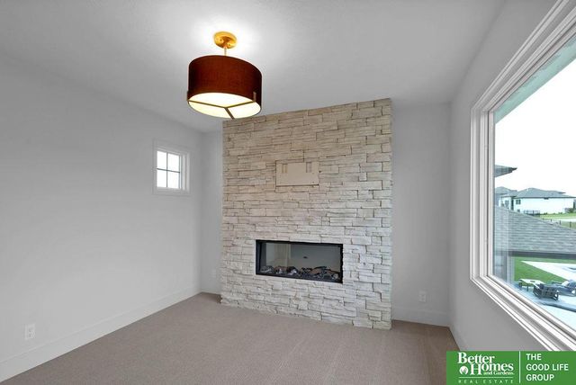 19060 LaQuinta Circle, Gretna, NE 68136