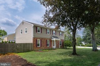 5 GRANT LN, Wayne, PA 19087