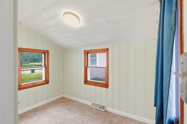709 Magnolia Parkway, Waterloo, IA 50701