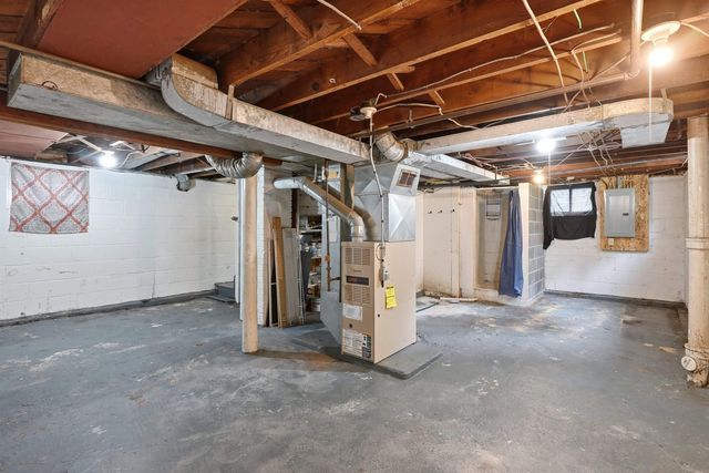 709 Magnolia Parkway, Waterloo, IA 50701
