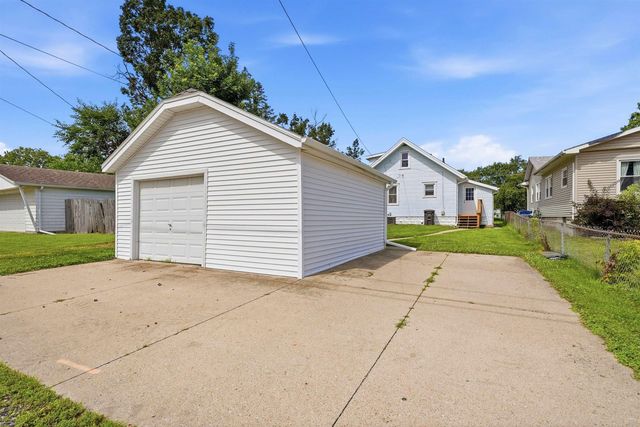 709 Magnolia Parkway, Waterloo, IA 50701