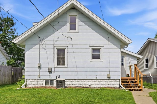 709 Magnolia Parkway, Waterloo, IA 50701