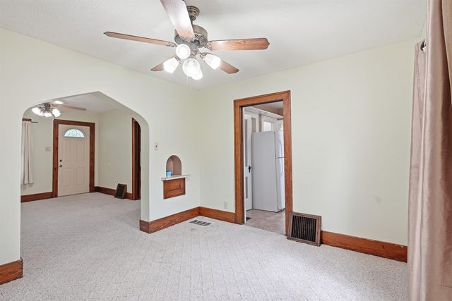 709 Magnolia Parkway, Waterloo, IA 50701