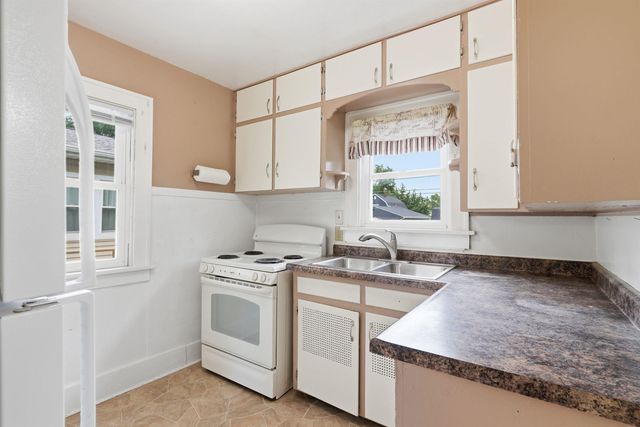 709 Magnolia Parkway, Waterloo, IA 50701