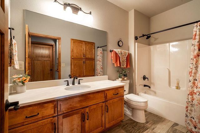 3412 Walnut TRAIL, Waukesha, WI 53188