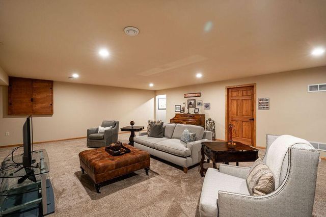 3412 Walnut TRAIL, Waukesha, WI 53188