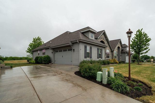 3412 Walnut TRAIL, Waukesha, WI 53188