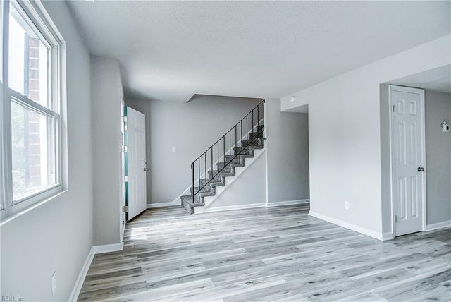 4516 Saint John CT, Virginia Beach, VA 23455