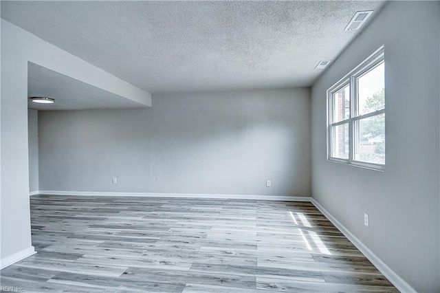 4516 Saint John CT, Virginia Beach, VA 23455