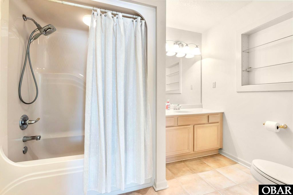 Image 25 of property listing at 2307 Bay Drive Lot 1A, Kill Devil Hills, NC 27948