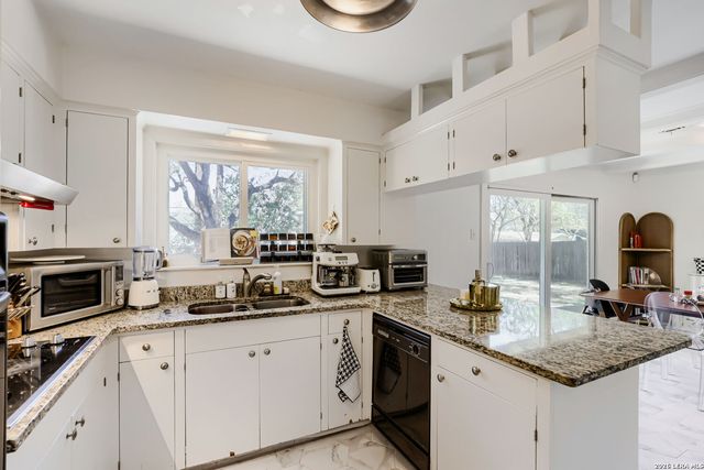 2915 Oakleaf Dr, San Antonio, TX 78209