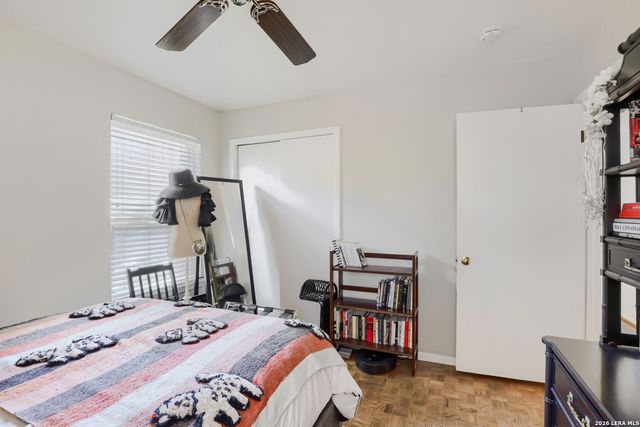 2915 Oakleaf Dr, San Antonio, TX 78209