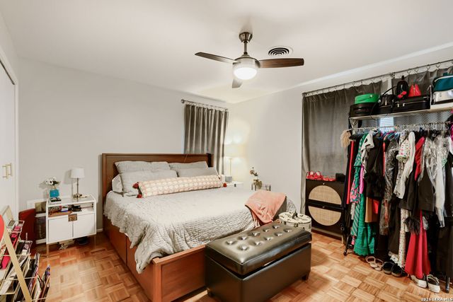 2915 Oakleaf Dr, San Antonio, TX 78209