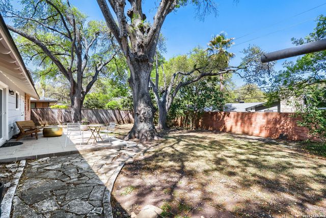 2915 Oakleaf Dr, San Antonio, TX 78209