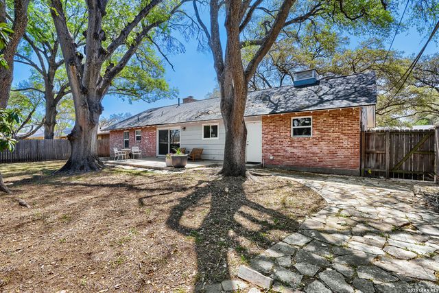 2915 Oakleaf Dr, San Antonio, TX 78209