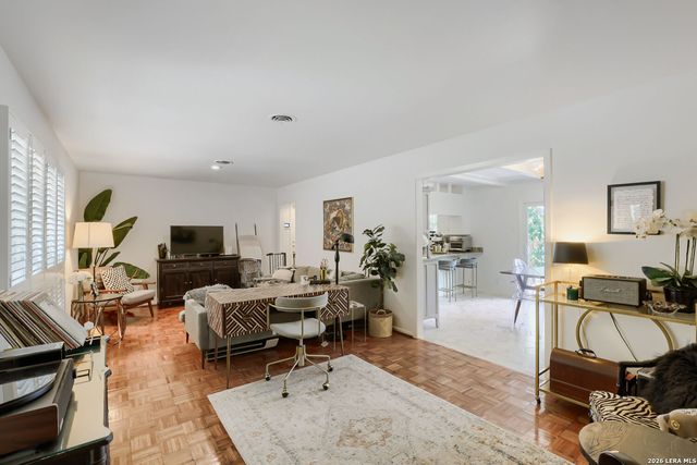 2915 Oakleaf Dr, San Antonio, TX 78209