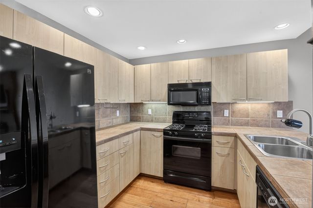 300 W 8th Street #324, Vancouver, WA 98660