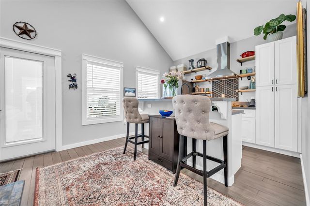 1094 Cedar Lane, Gilchrist, TX 77617