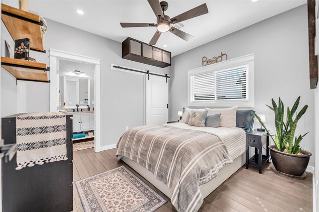 1094 Cedar Lane, Gilchrist, TX 77617