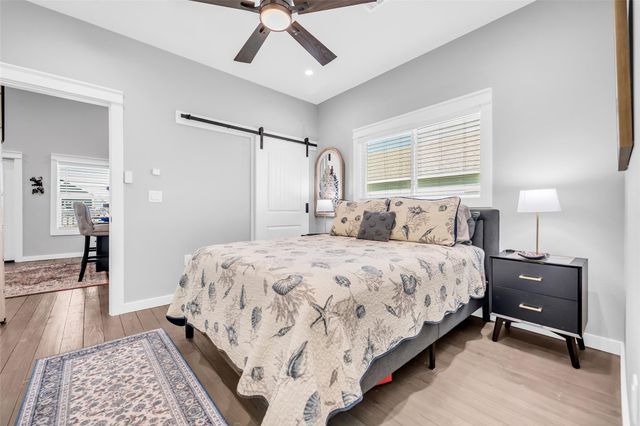 1094 Cedar Lane, Gilchrist, TX 77617