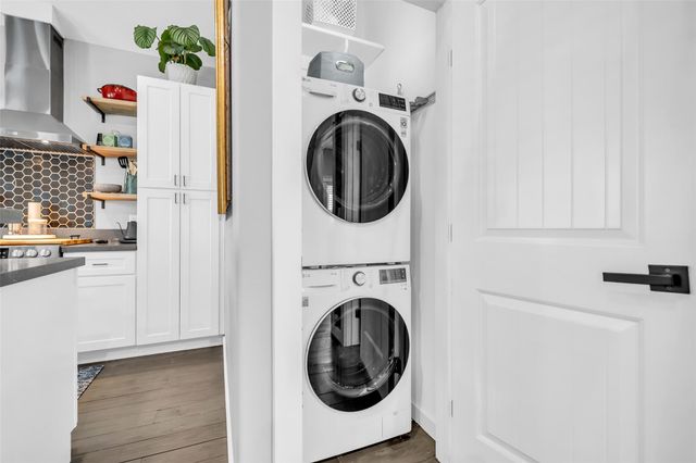 1094 Cedar Lane, Gilchrist, TX 77617