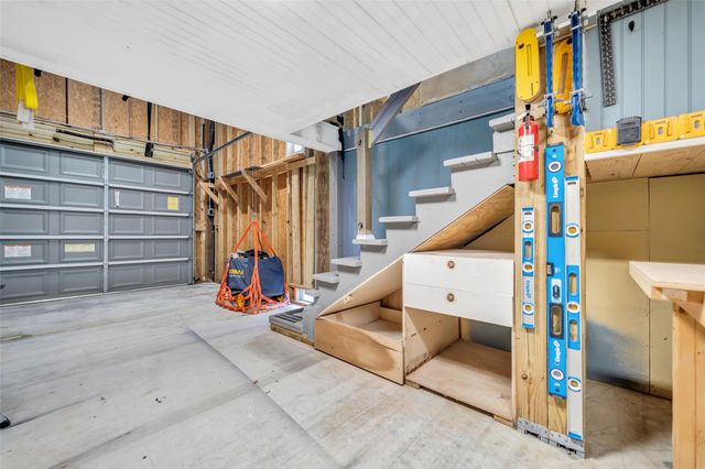 1094 Cedar Lane, Gilchrist, TX 77617