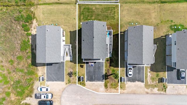 1094 Cedar Lane, Gilchrist, TX 77617