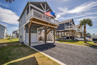 1094 Cedar Lane, Gilchrist, TX 77617