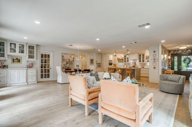 6917 Kirkwood Road, Fort Worth, TX 76116