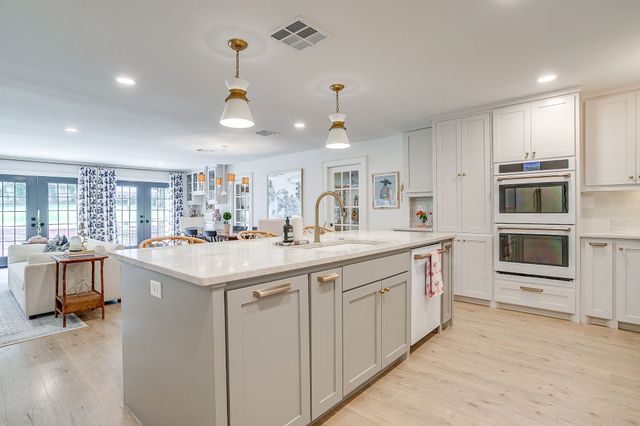6917 Kirkwood Road, Fort Worth, TX 76116