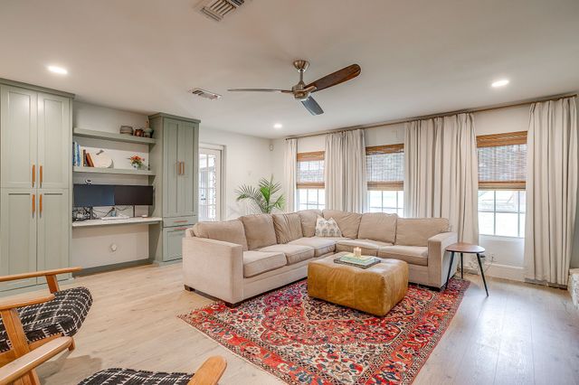 6917 Kirkwood Road, Fort Worth, TX 76116