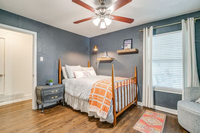 6917 Kirkwood Road, Fort Worth, TX 76116