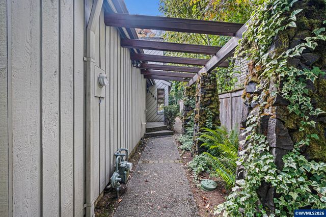 1143 Cayuse Cir SE, Salem, OR 97306